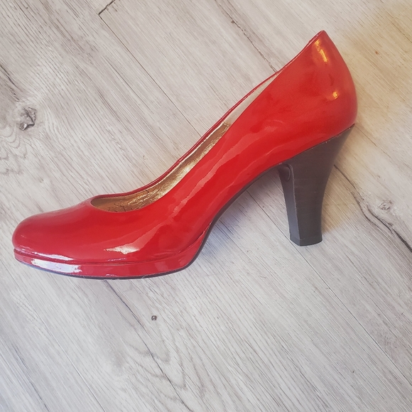 Sofft Shoes - Sofft Candy Apple Red Patent Leather Heels Size 7